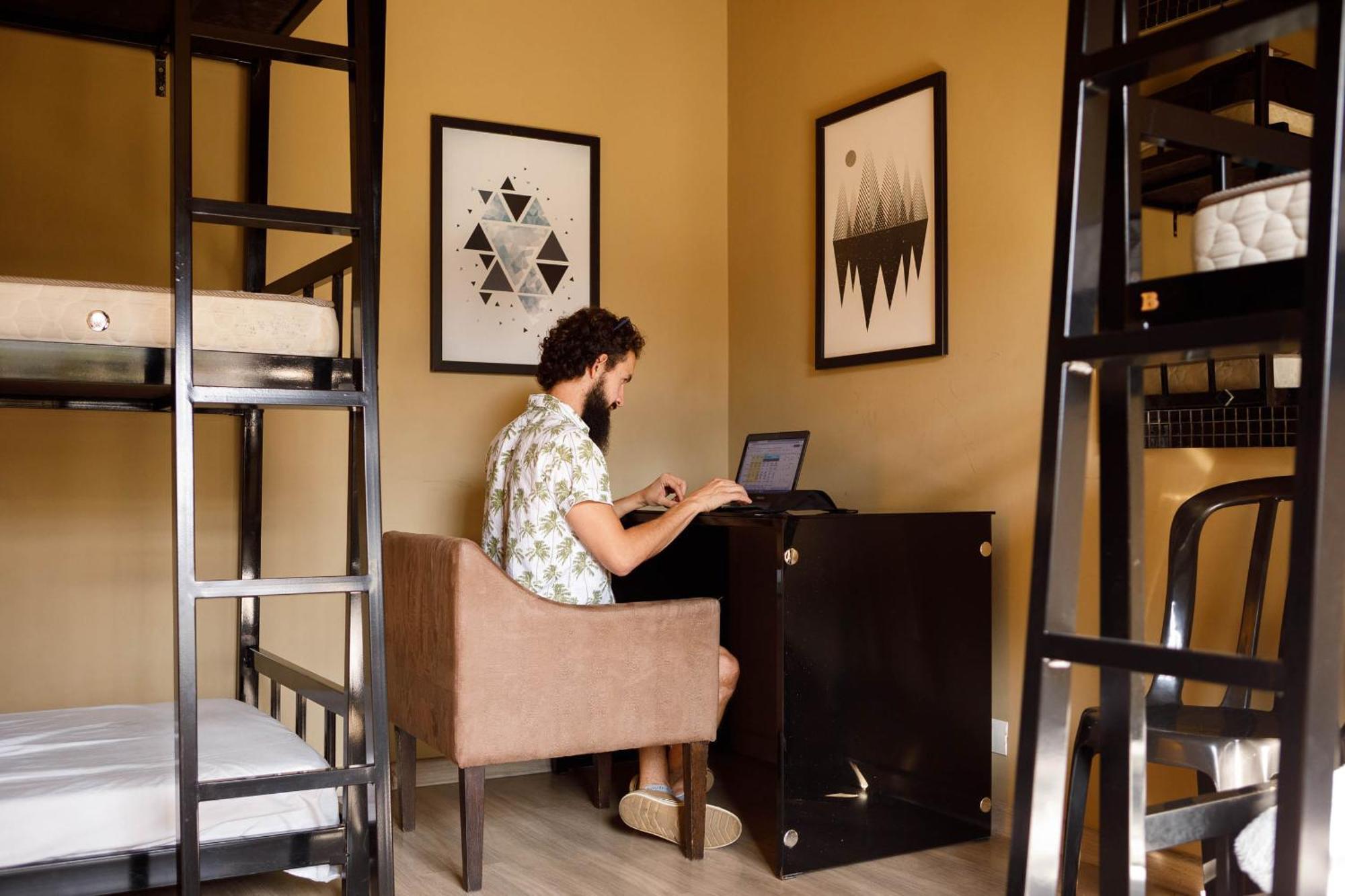 Social Hostel Cafe E Bar 쿠리치바 외부 사진
