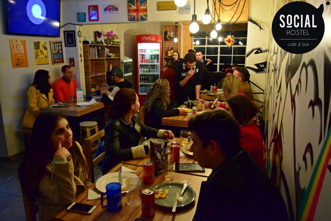 Social Hostel Cafe E Bar 쿠리치바 외부 사진