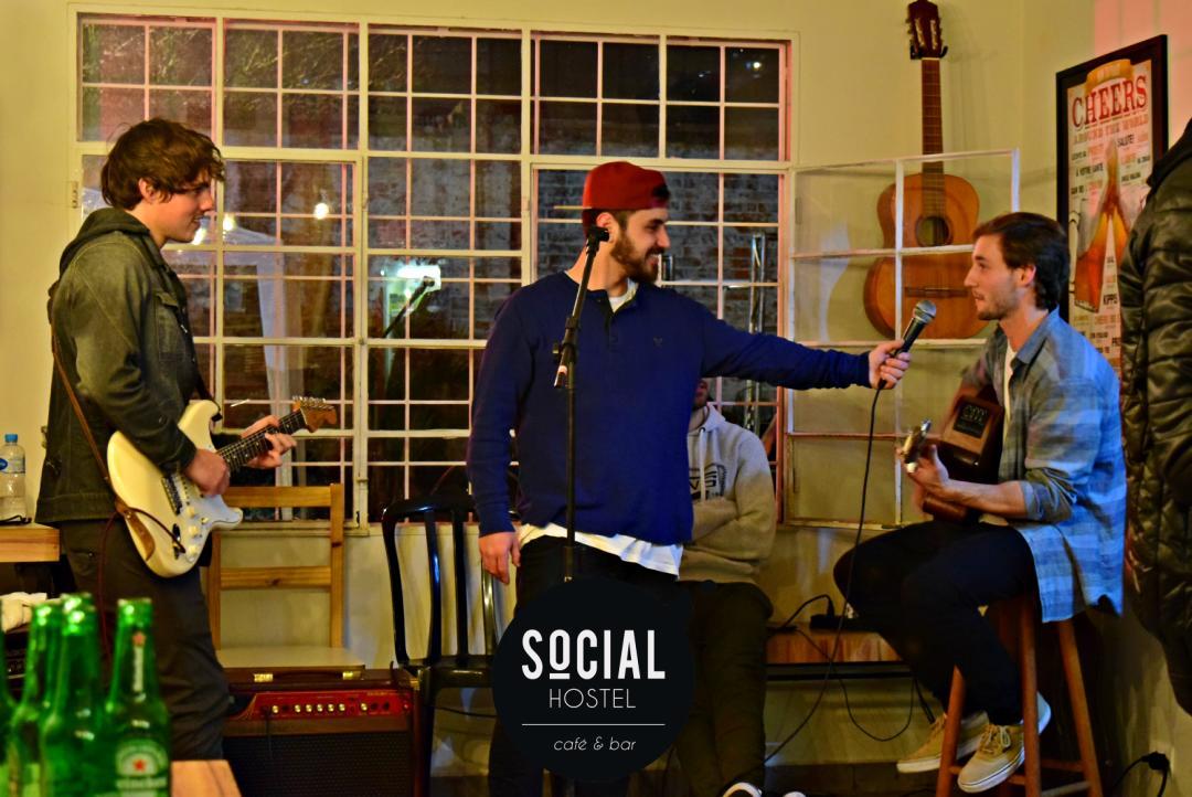Social Hostel Cafe E Bar 쿠리치바 외부 사진